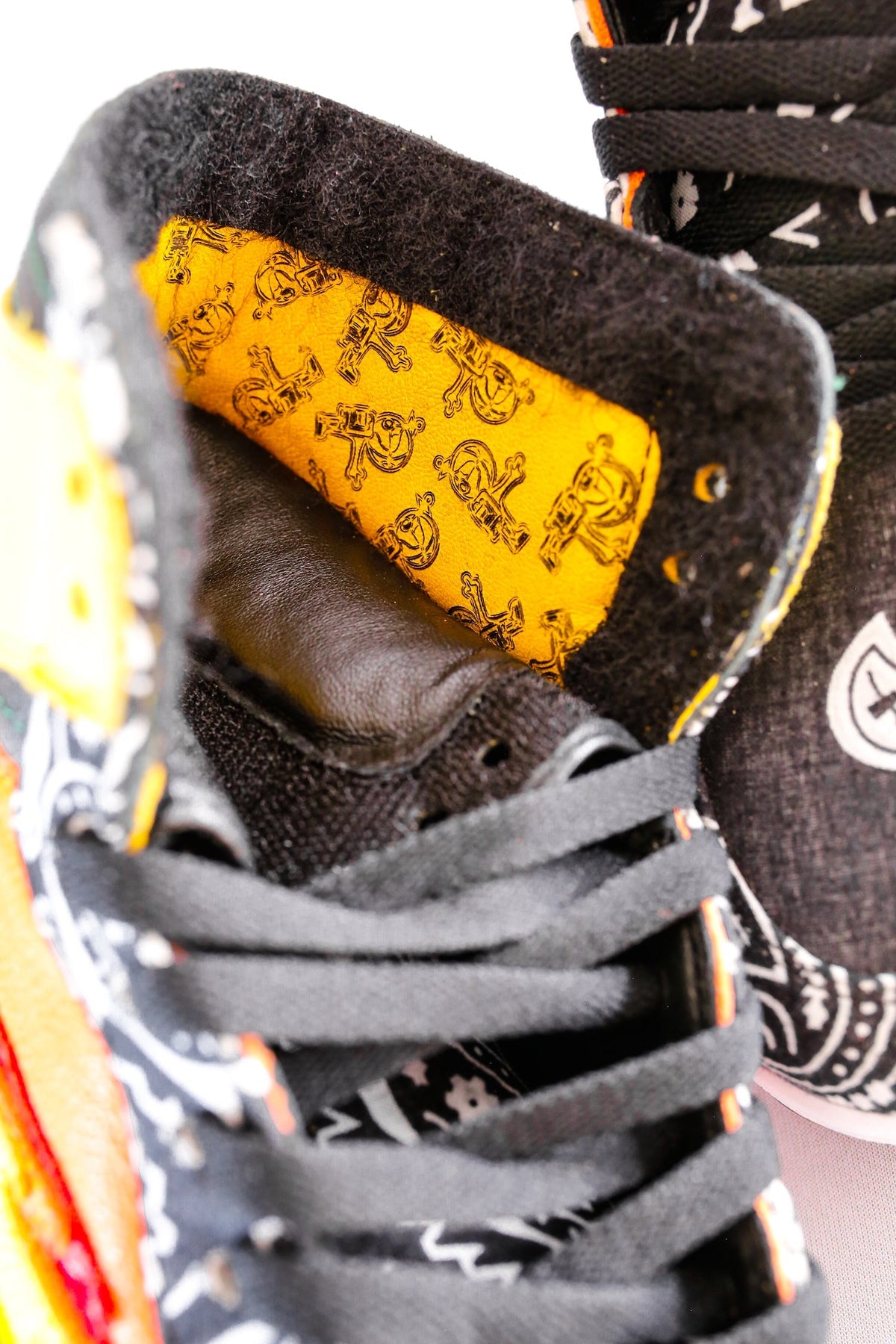 LA FLAME AJ1 HIGH TS SIZE 9.5 US SAMPLE - ChaseShiel