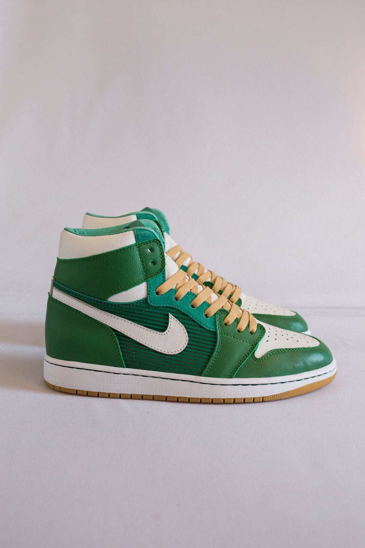 AJ1 High - Menth - ChaseShiel