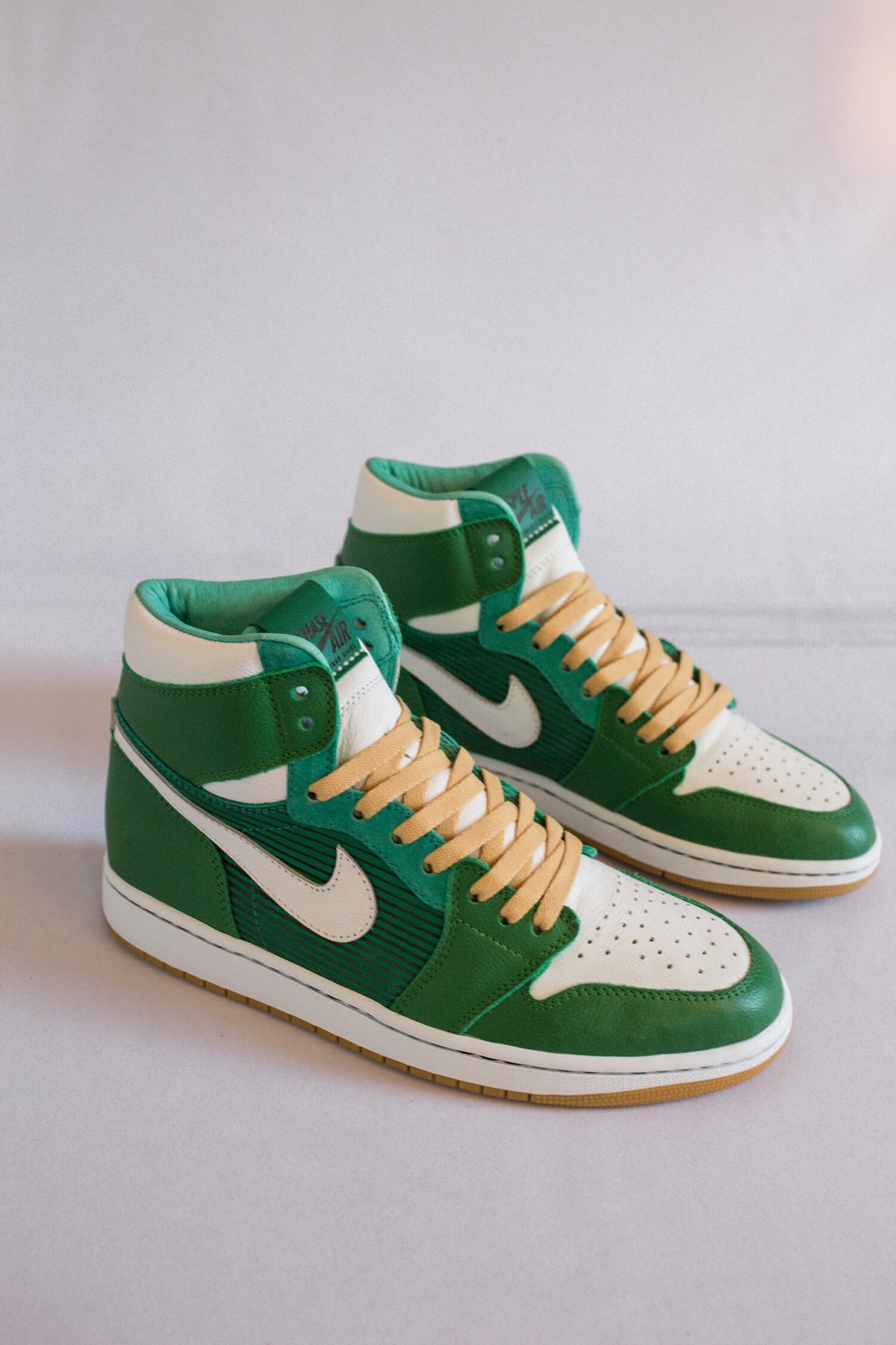 AJ1 High - Menth - ChaseShiel