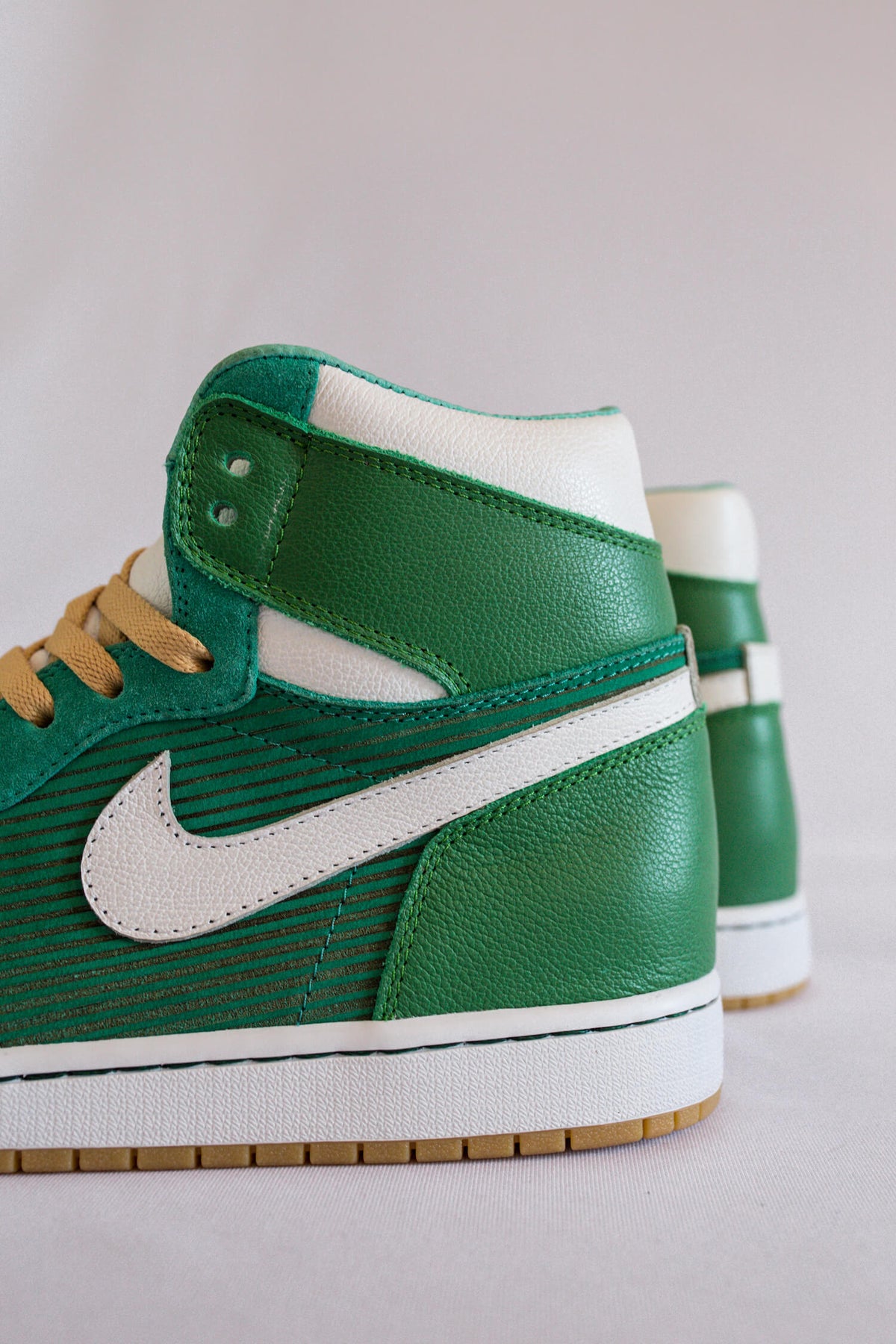 AJ1 High - Menth - ChaseShiel